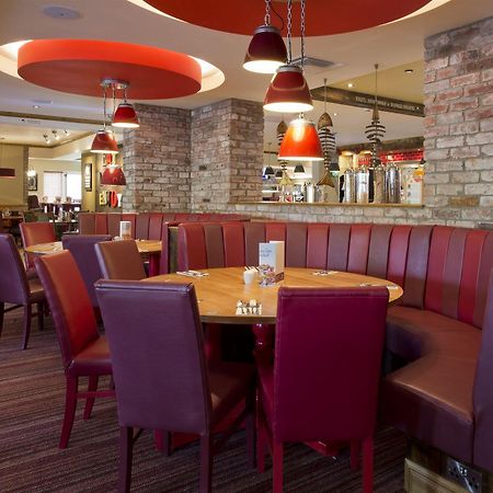 Premier Inn アバーガベニー エクステリア 写真